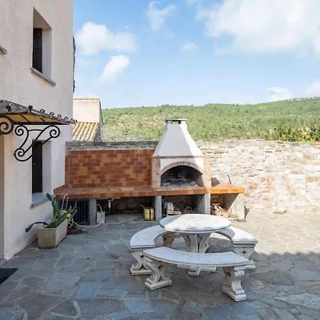 Holiday home Maison Accueillante Avec Jardin A Albas *