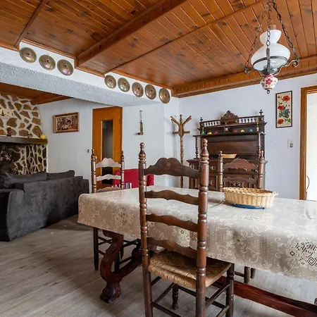 Maison Accueillante Avec Jardin A Albas * Albas (Aude)