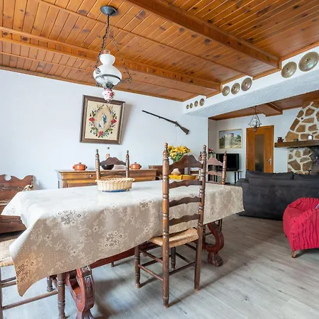 Maison Accueillante Avec Jardin A Albas *